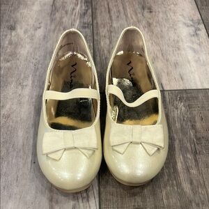 Nina Kids Cream Bow Mary Jane Shoes